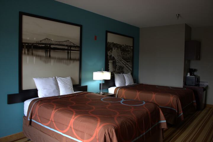 1 Queen Bed Accessible Room (9 of 12)
