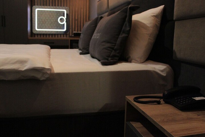 Room 21 of 118