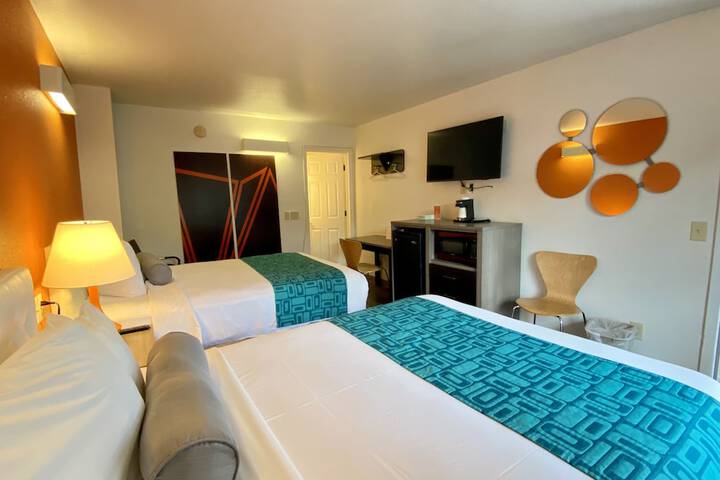 1 Queen Bed (5 of 11)