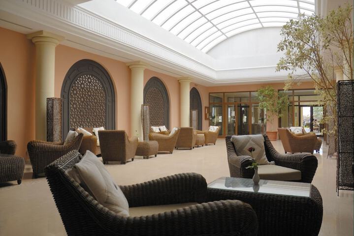 Entrance & Lobby