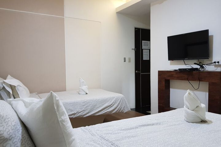 Room 17 of 33