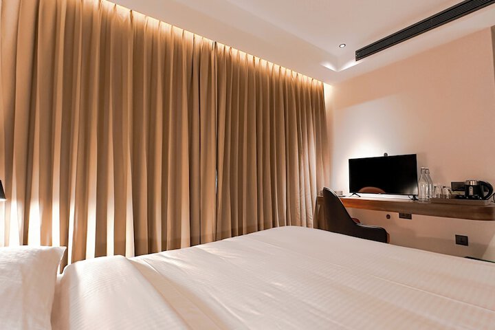 Room 14 of 101