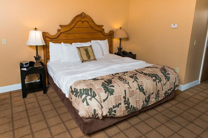 1 King Bed (13 of 31)