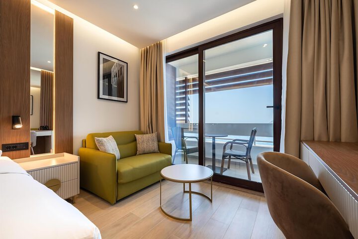 Room 76 of 211