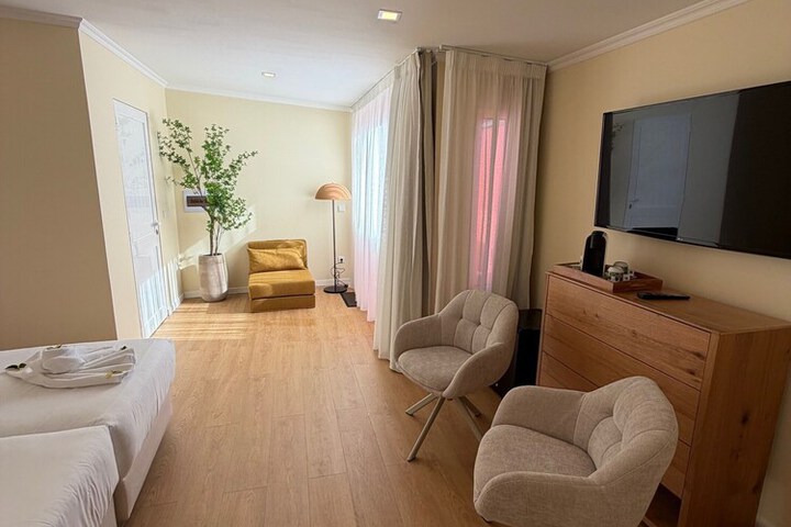 Room 49 of 93