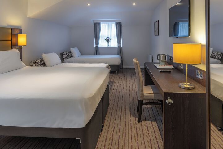 Room 2 of 35