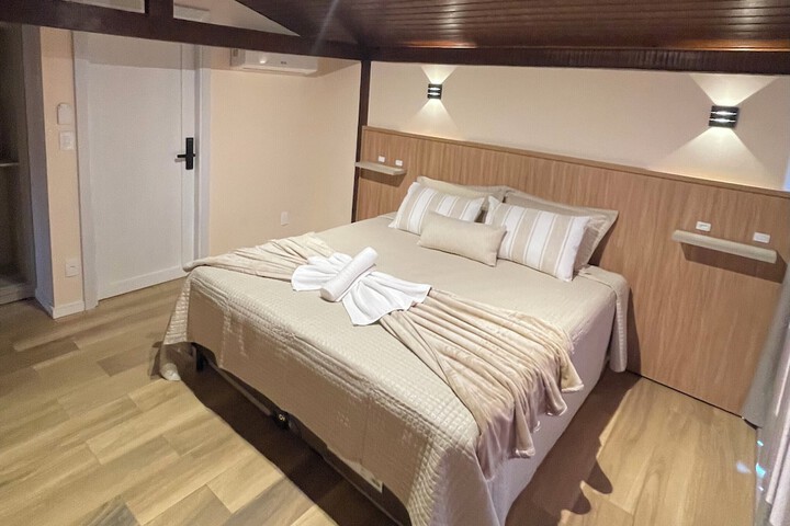 Room 5 of 39