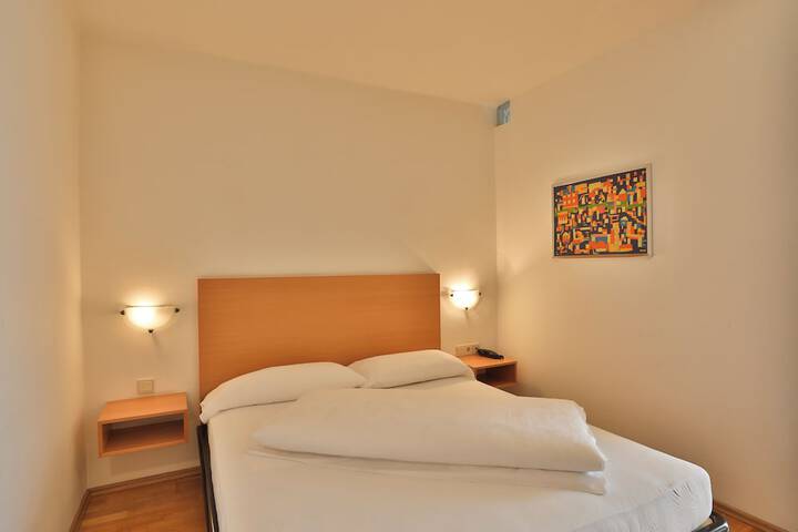 Room 38 of 120