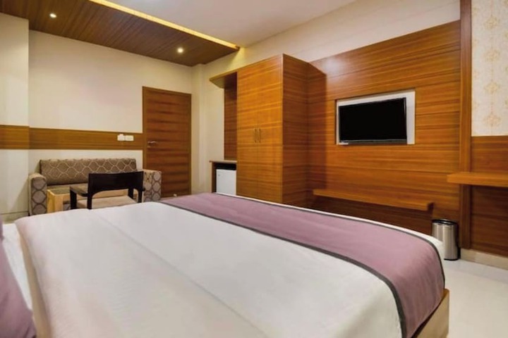 Room 3 of 17