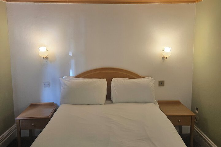 Room 11 of 72