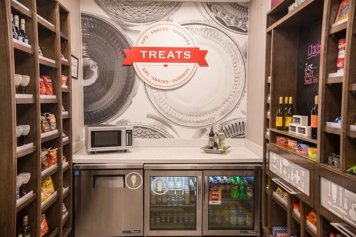 Snack bar