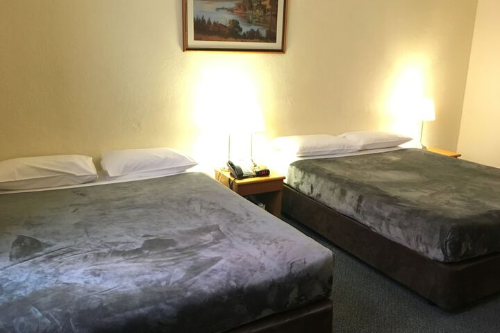Room 18 of 73
