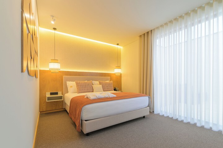Room 9 of 49