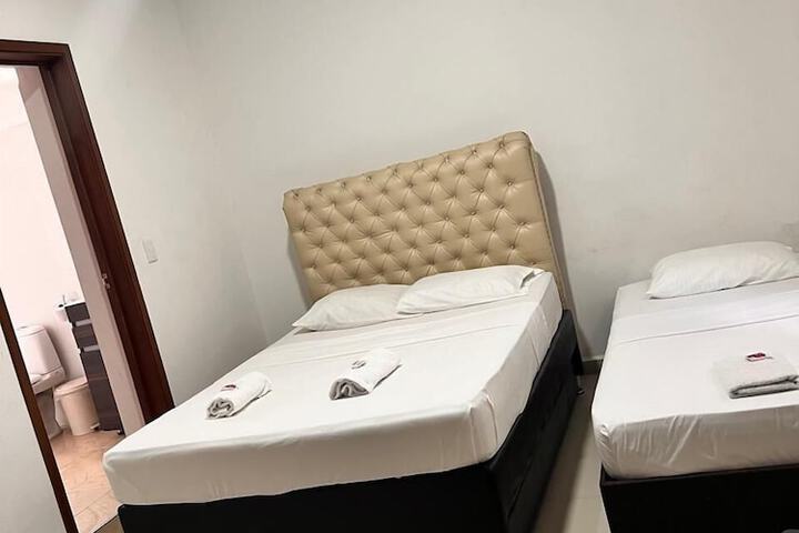 Room 4 of 8