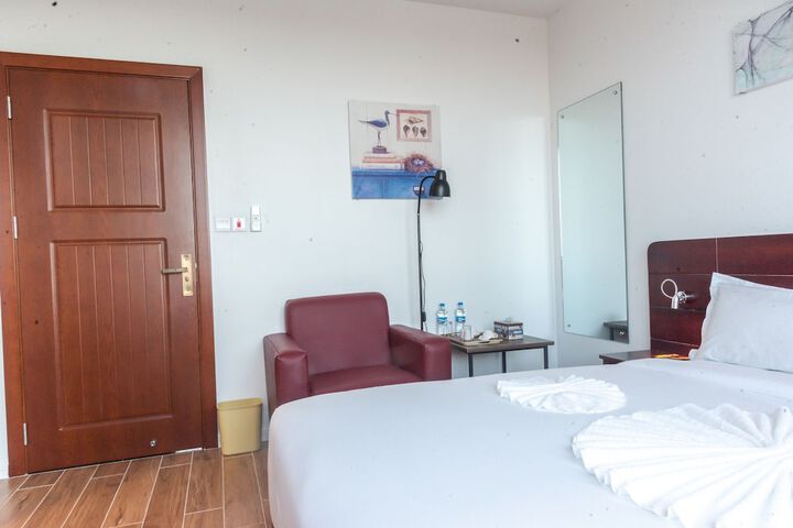 Room 12 of 87