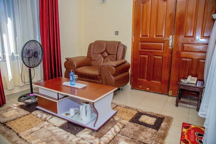 Room 8 of 30