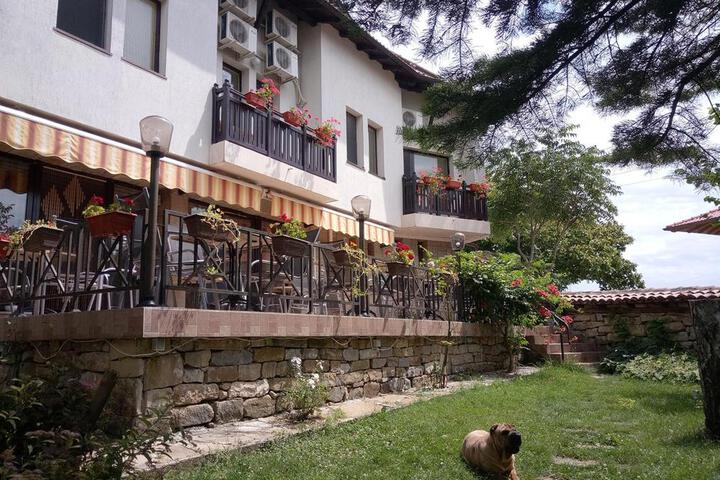 Family hotel Elena
