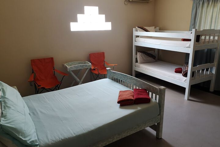 Room 5 of 8