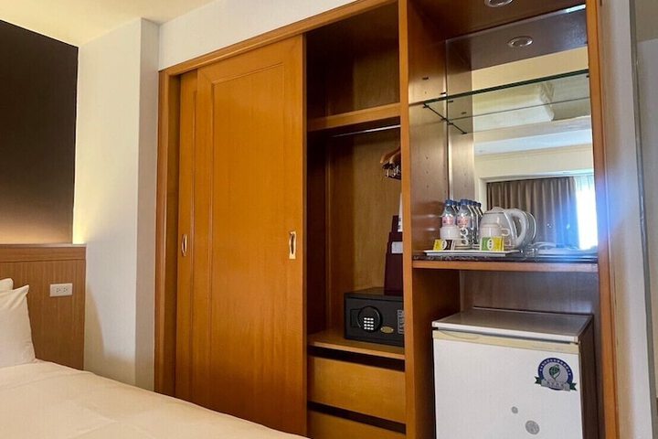 Room 5 of 41