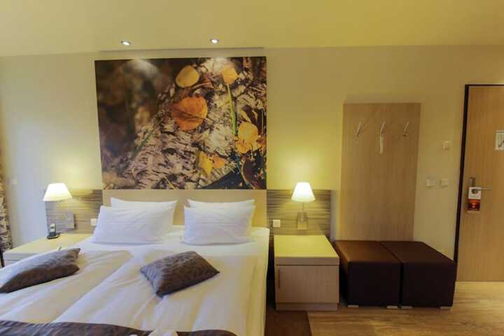 Room 7 of 37