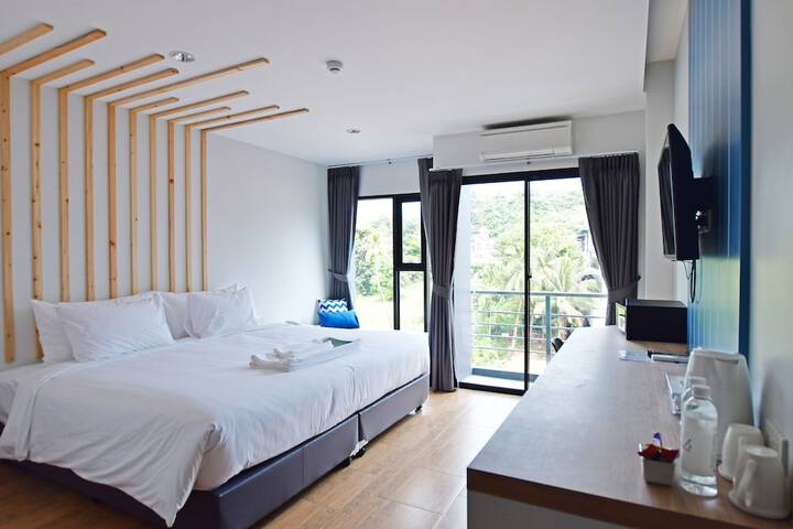 Room 11 of 40