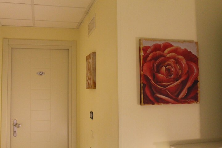 Ballroom/Hall 27 of 36