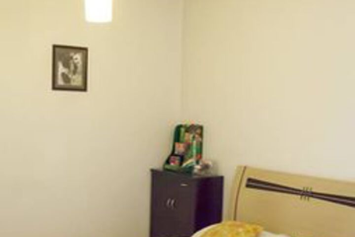 Room 2 of 40