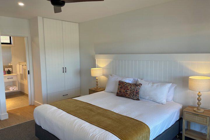 Room 18 of 33