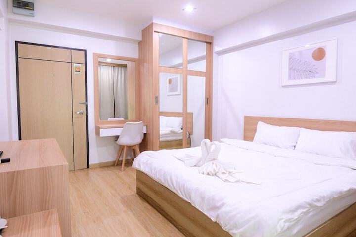 Room 6 of 50