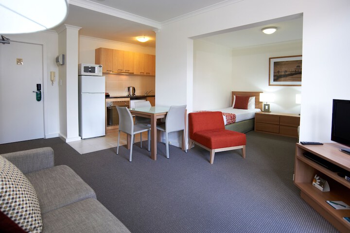 Room 6 of 36