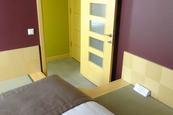 Room 16 of 105