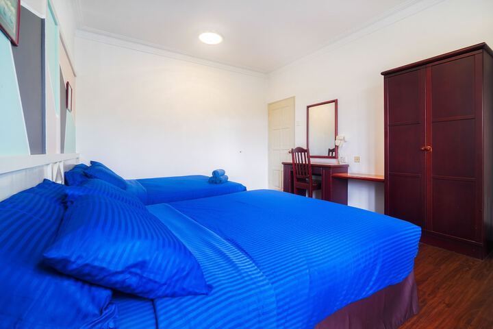 Room 9 of 36