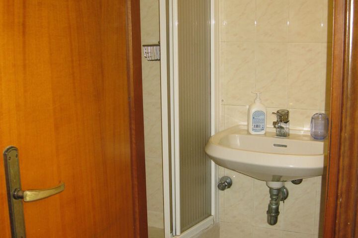 Room 10 of 22