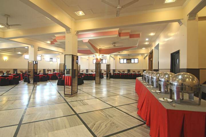 Ballroom/Hall 35 of 47