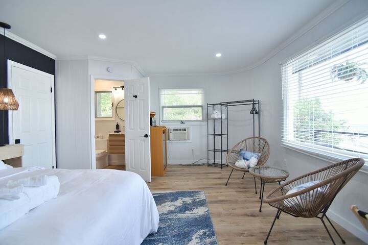 Room 33 of 124