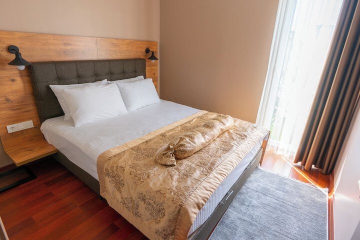 Room 8 of 36