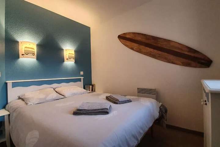 Room 6 of 35