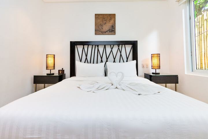Room 43 of 208