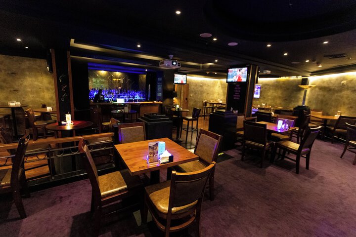 Lounge 90 of 108