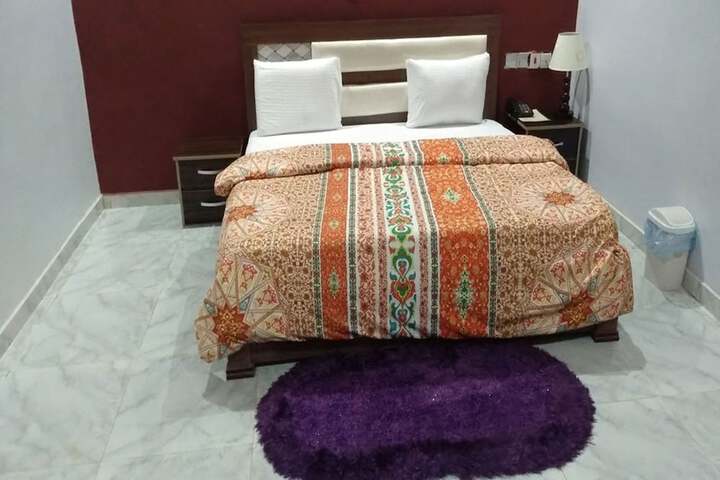 Room 18 of 63