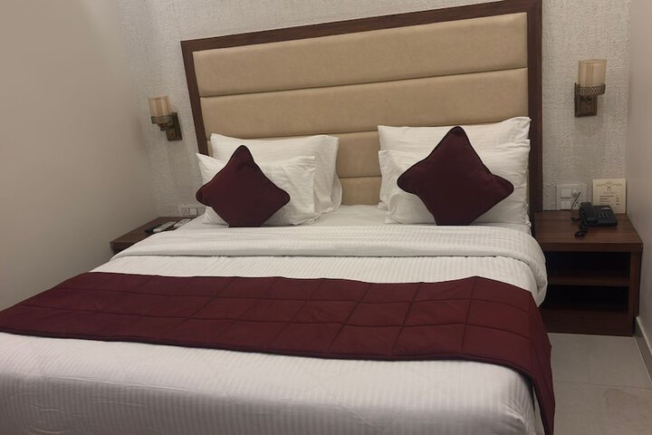 Room 4 of 20