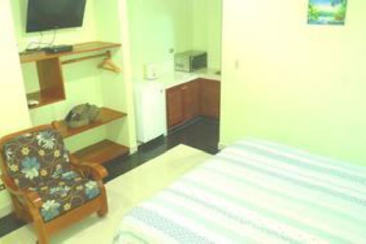 Room 9 of 24