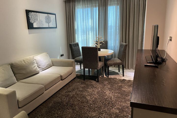 Room 27 of 113