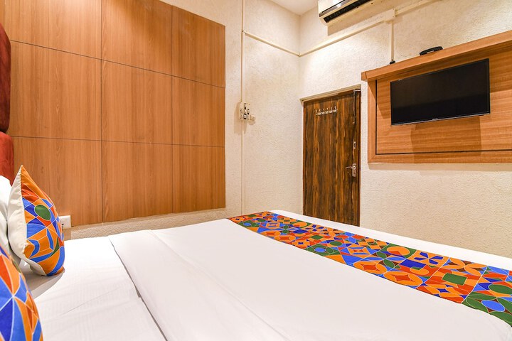 Room 21 of 38