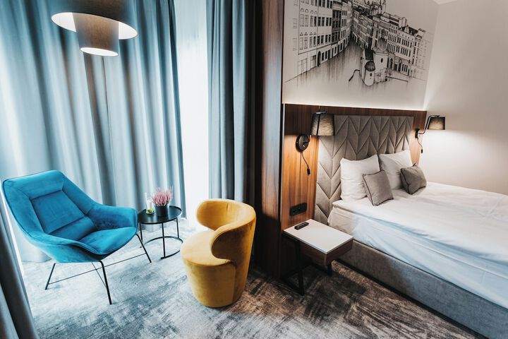 Room 48 of 110