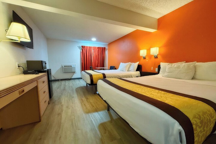 Room 45 of 125