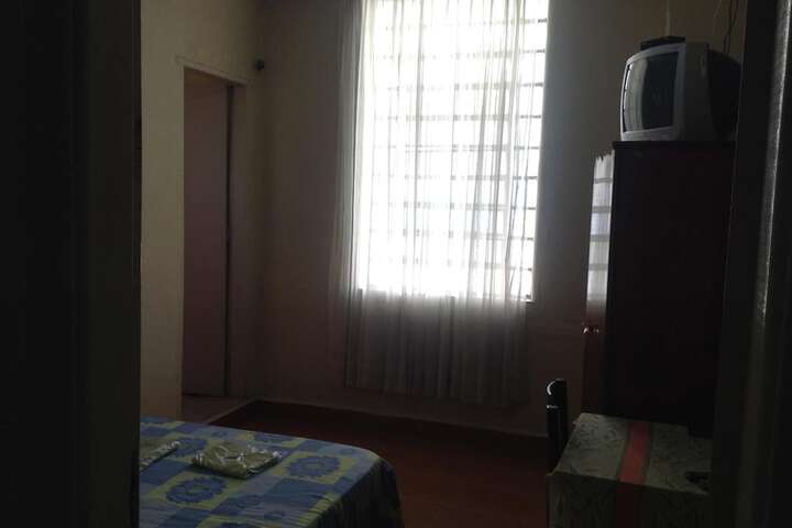 Room 17 of 38