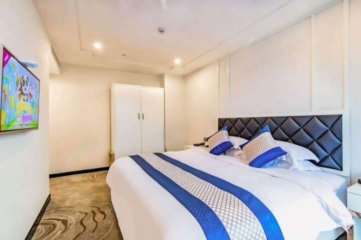 Room 20 of 79