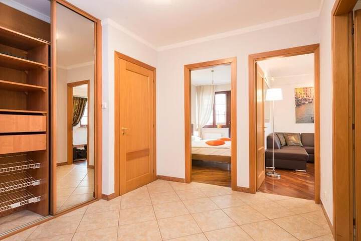 Room 62 of 178