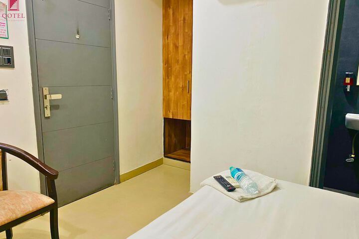 Room 8 of 23